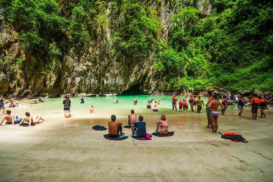 Emerald Cave (Tham Morakot) beach, strand in Koh Muk (Koh Mook), Thailand