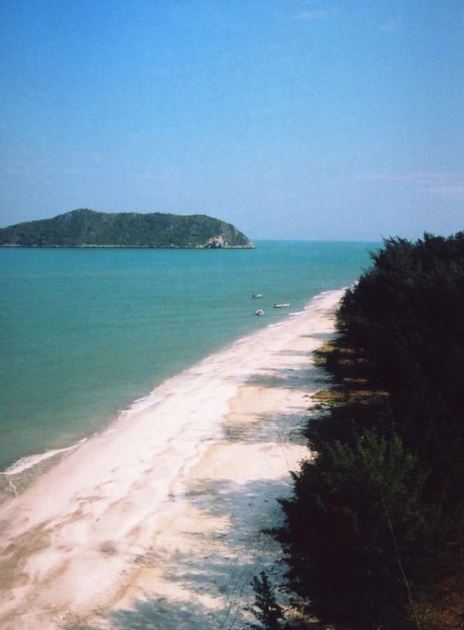 Laem Sala Beach (Phraya Nakhon Cave), strand in Sam Roi Yot, Thailand